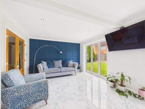 4 bed Detached for sale Image 7
