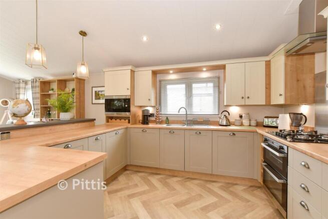 Carters Road, Upton, Ryde, Isle of Wight photo 4