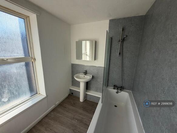 1 bed Flat to rent Image 4