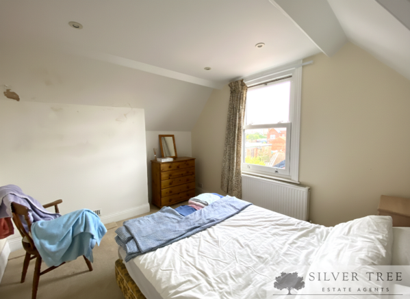 5 bed Semi-Detached for sale Image 11