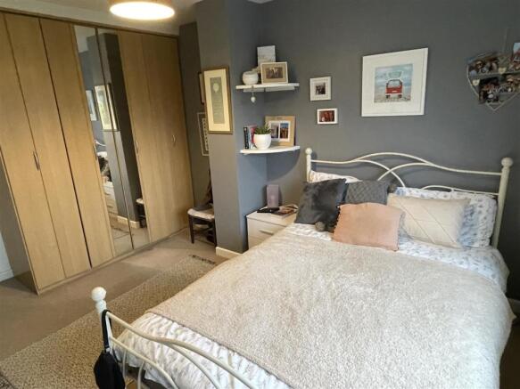 BEDROOM 2: