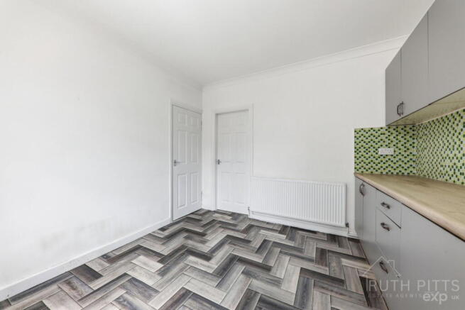 3 bed Terraced for sale Image 8