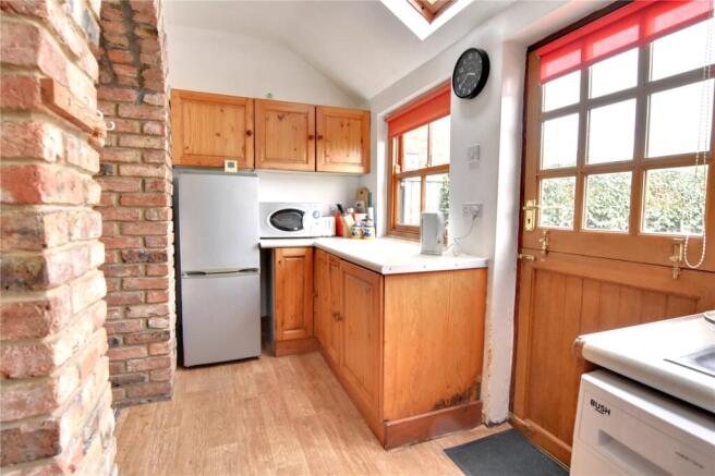 2 bed Terraced for sale Image 7