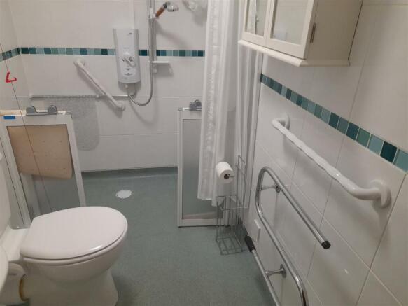 Shower Room.jpg