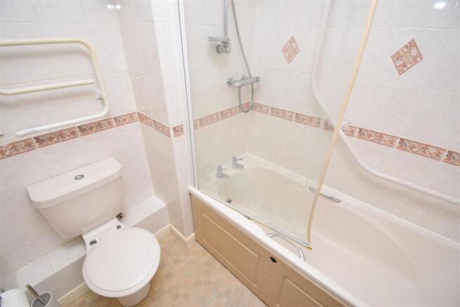BATHROOM.JPG