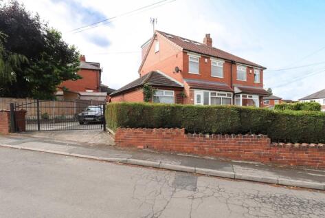 Bramstan Gardens, Leeds, West Yorkshire, LS13