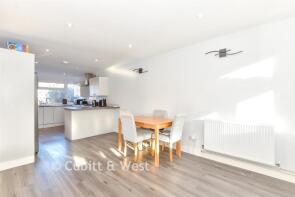 38, Brights Lane, Hayling Island PO11 0JX