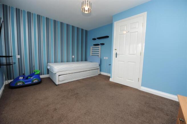 3 bed Semi-Detached for sale Image 12