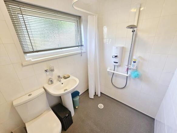 2 bed Detached Bungalow for sale Image 9