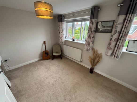 3 bed House to rent Image 7