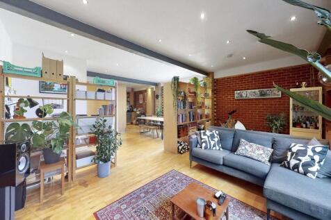 Shepherdess Place, N1