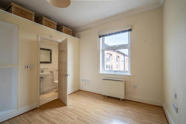 2 bed House for sale Image 10