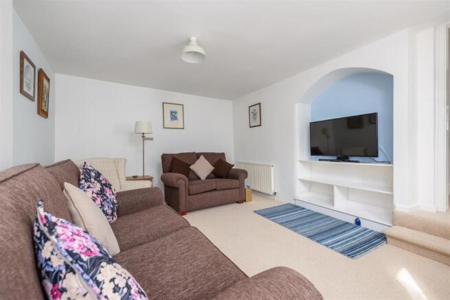 Graystones Court 6 Sitting Room-1.jpg