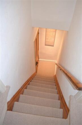 FIRST FLOOR LANDING