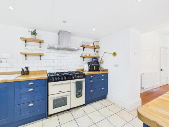 3 bed House for sale Image 9