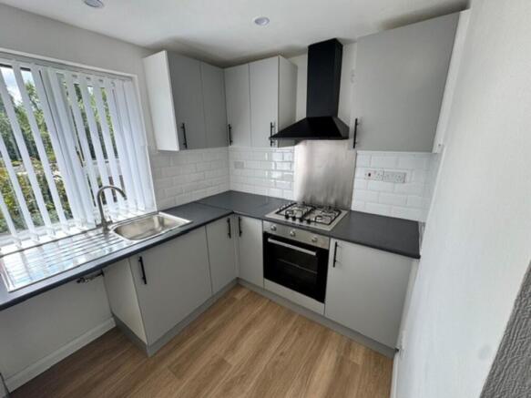 2 bed Apartment to rent Image 7