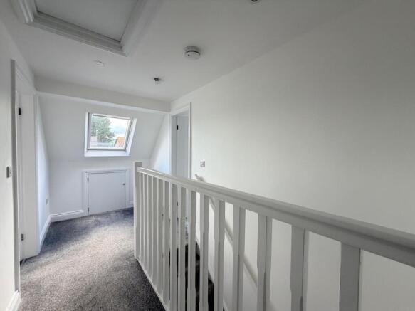 4 bed Semi-Detached for sale Image 9