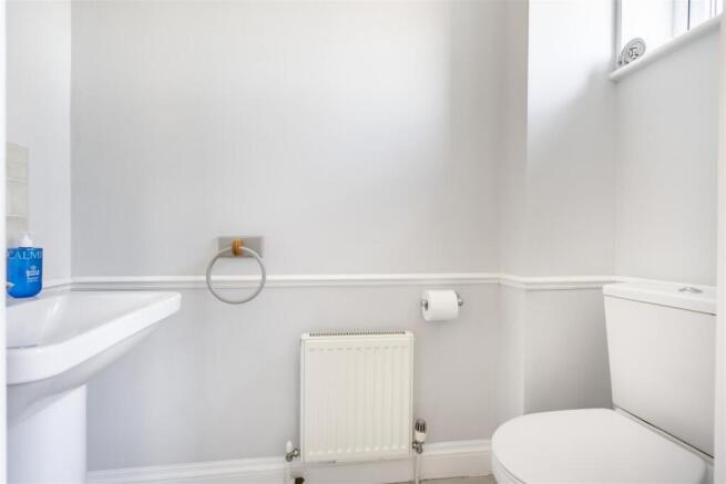3 bed Semi-Detached to rent Image 5