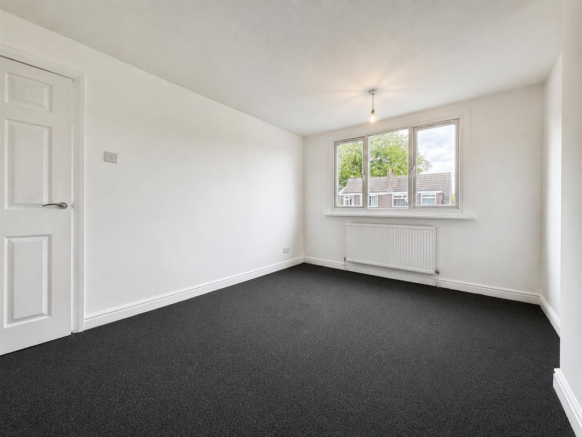 3 bed Semi-Detached for sale Image 8