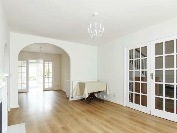 Lounge/Dining Room