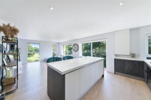 Flat 19, Oaks View, Court Lane, Epsom KT19 8NG