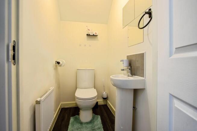 4 bed Detached for sale Image 7