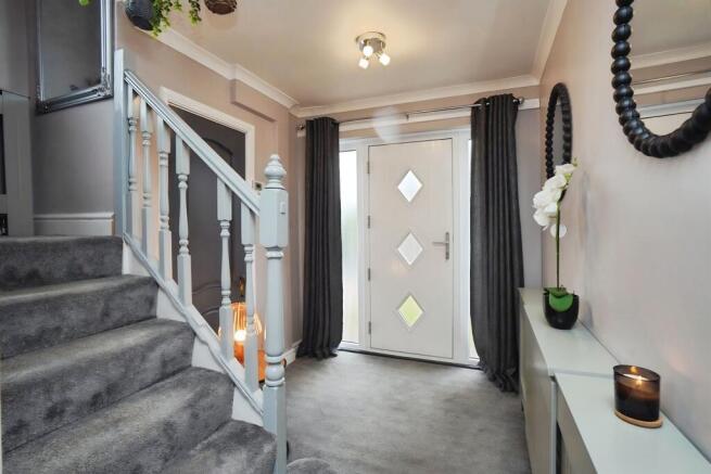 3 bed Semi-Detached for sale Image 9