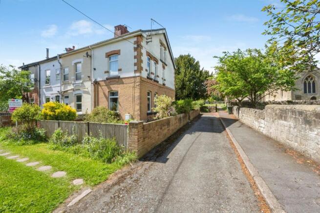 3 bed Terraced for sale Image 6