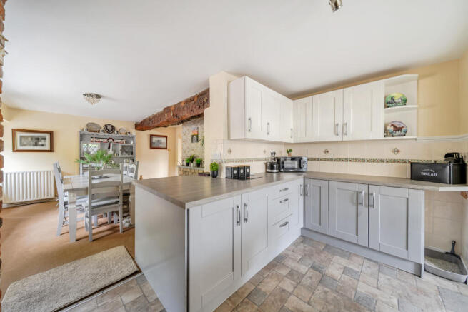 3 bed Detached for sale Image 8