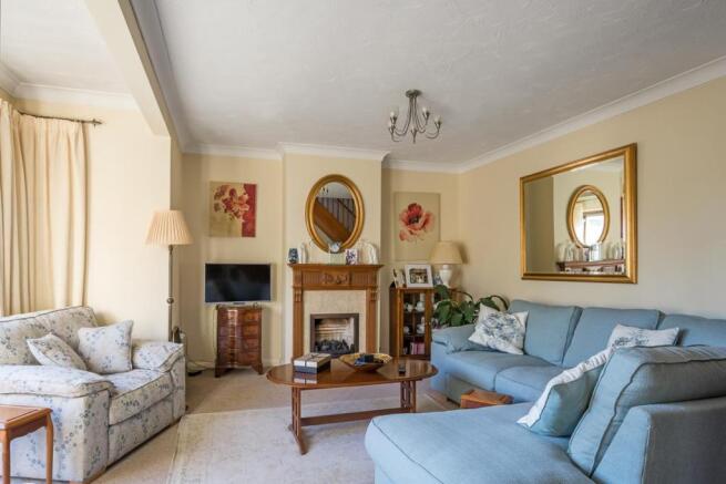 Living Room2.jpg