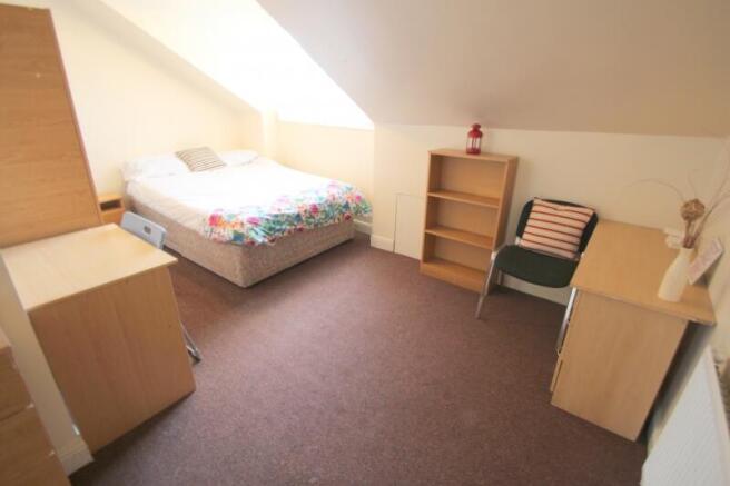5 bed Terraced to rent Image 4