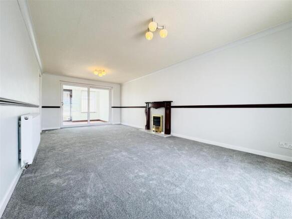 4 bed Detached for sale Image 2