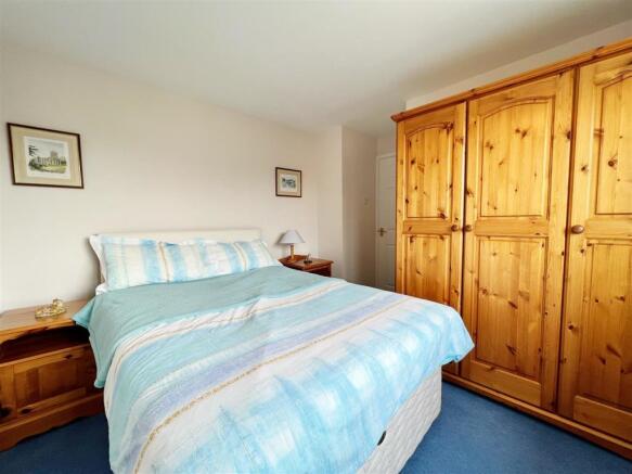Bedroom 2 pic 2.jpg