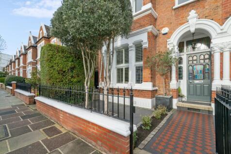 Baronsmead Road, 
Barnes, SW13