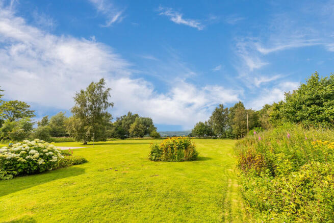 Gardens & Gro...