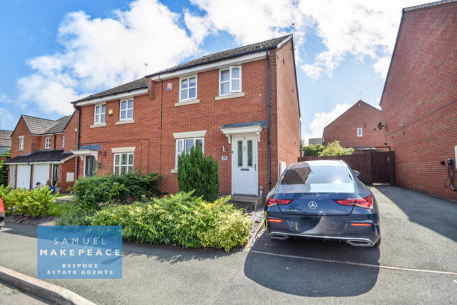 Three Bedroom Semi Detached Property for Rent
