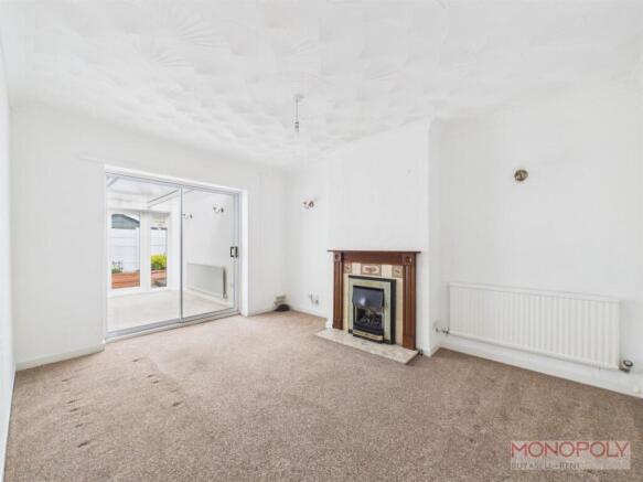 Crathie Place, Wrexham, LL11 photo 4