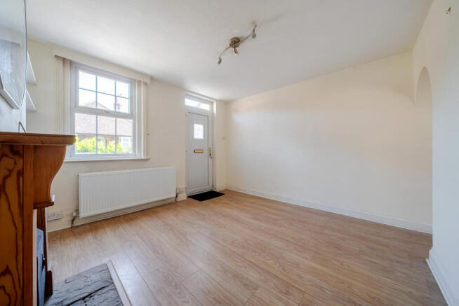 Upper Hale Road, Farnham, GU9 photo 4