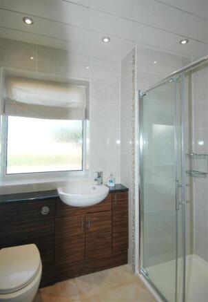 4b-JubileeCottageShowerRmPrint.jpg