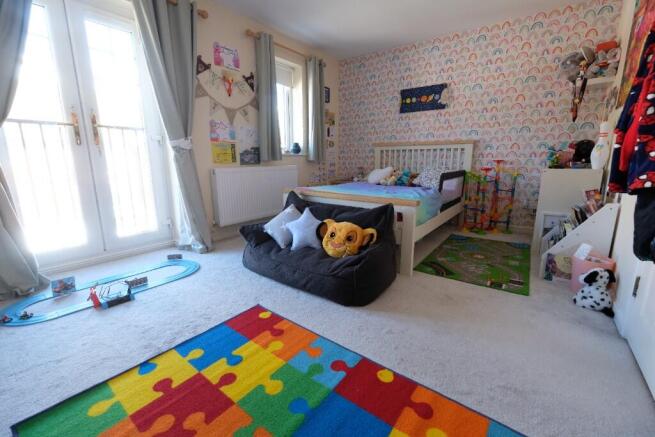 BEDROOM 2