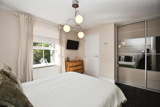3 bed Semi-Detached for sale Image 10