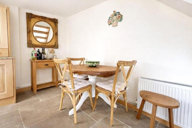 2 bed Cottage for sale Image 8
