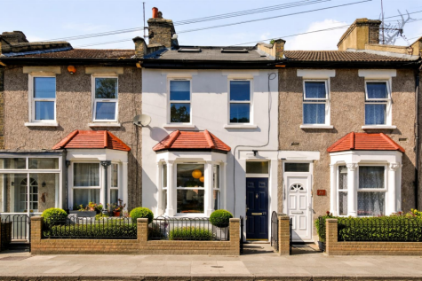 Pond Road, Stratford