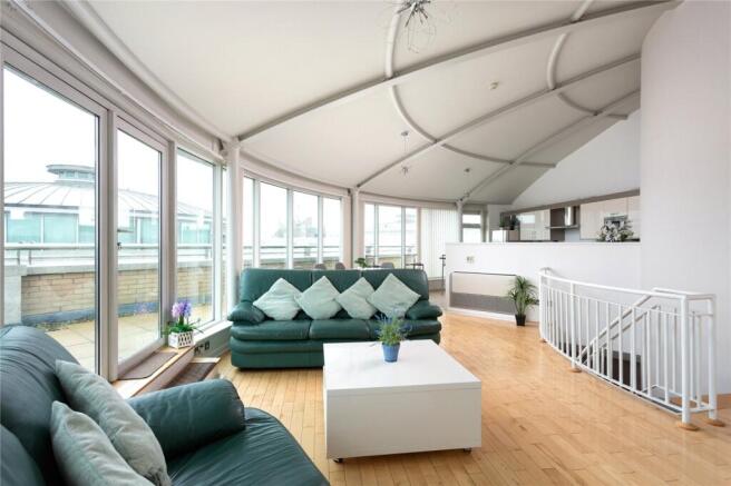 2 bed Penthouse for sale Image 7