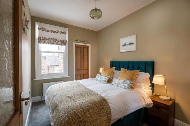 4 bed Terraced for sale Image 10