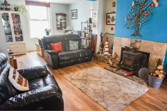 Lounge/Dining Room