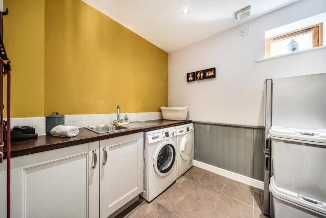 4 bed Detached for sale Image 10
