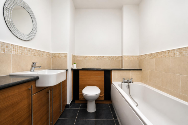 3 bed Apartment for sale Image 12