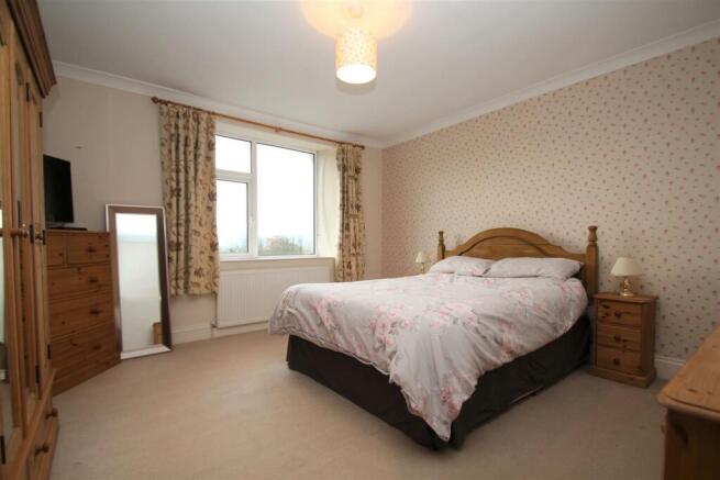 bedroom one.JPG