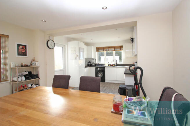 Living . Kitchen